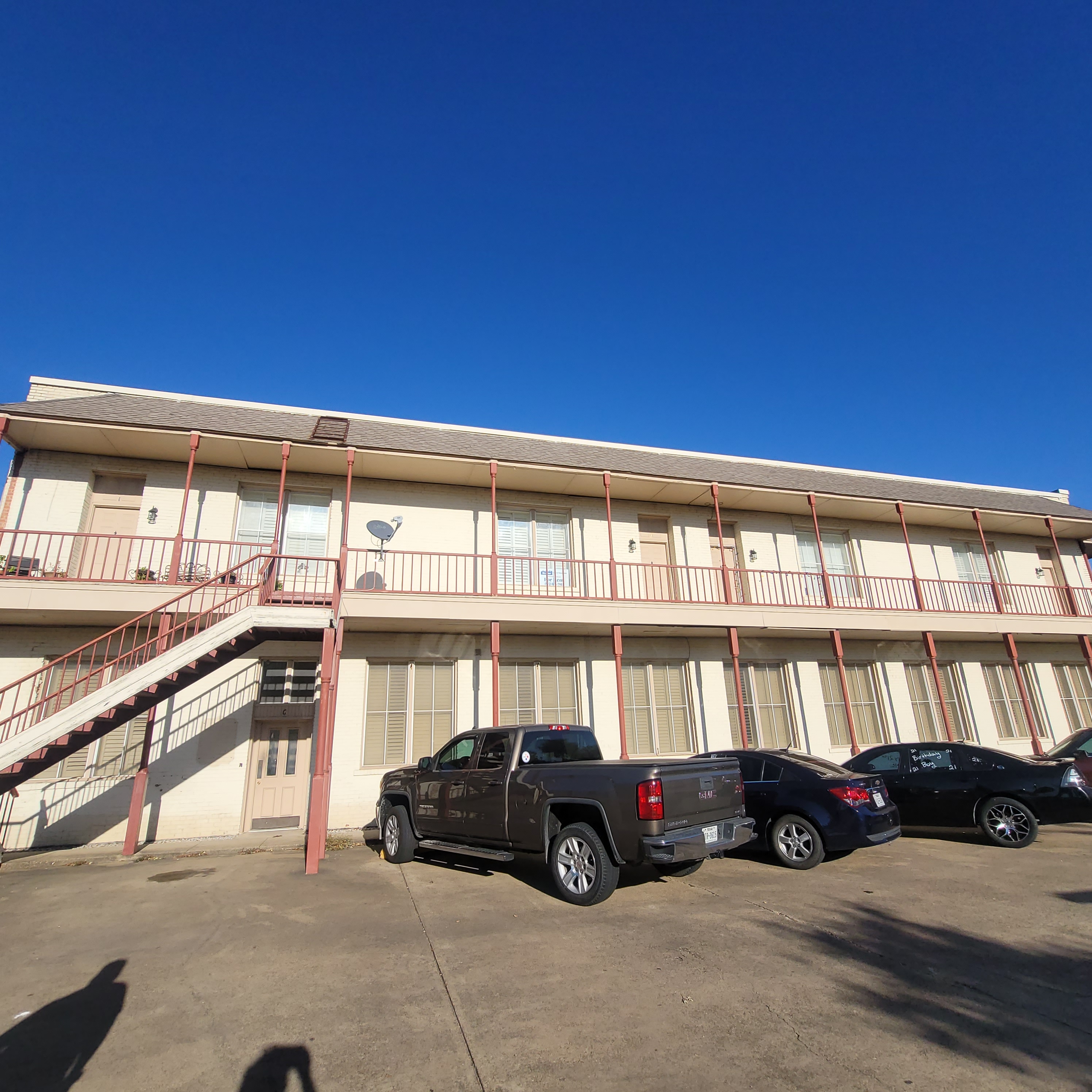 212 W. Knox Ave., Ennis, TX